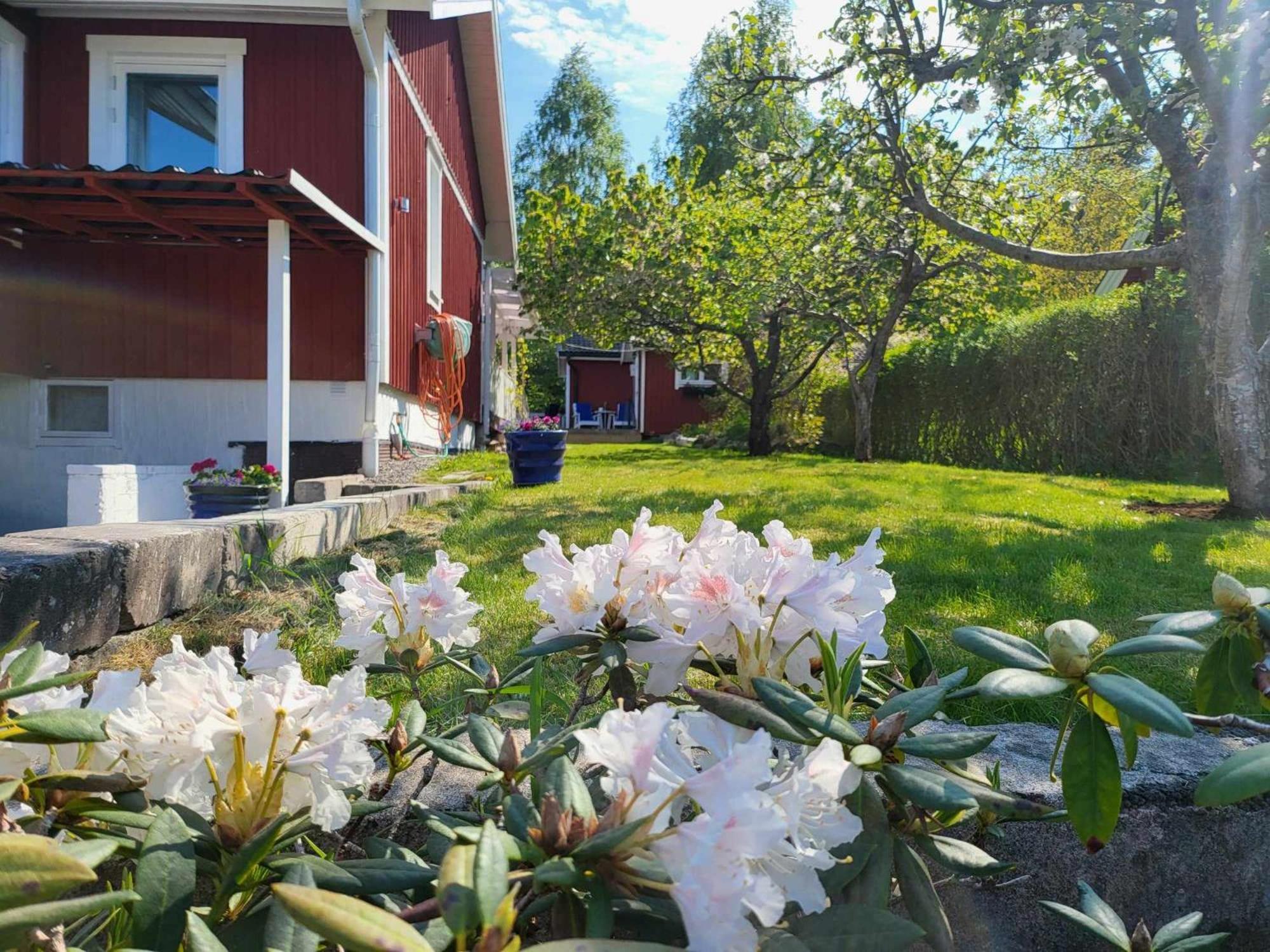 Willa Minihus Med Stor Traedgardstomt Naera Golf Och Hav Trosa Zewnętrze zdjęcie